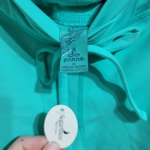 PRANA AQUA CROP ATHLETIC LEGGINGS, SZ MEDIUM - Picture 4 of 5